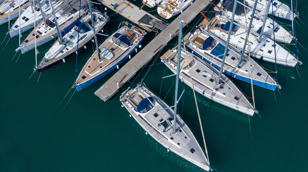 AGENMAR - Barche a vela in porto - Servizi amministrativi del diporto